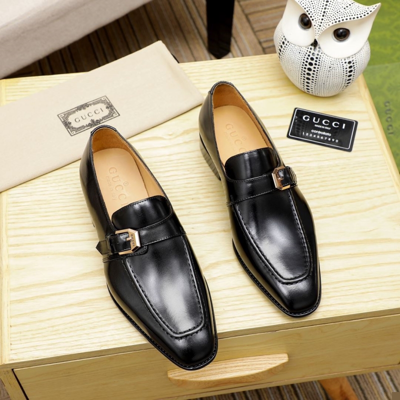 G*u*i leather shoes